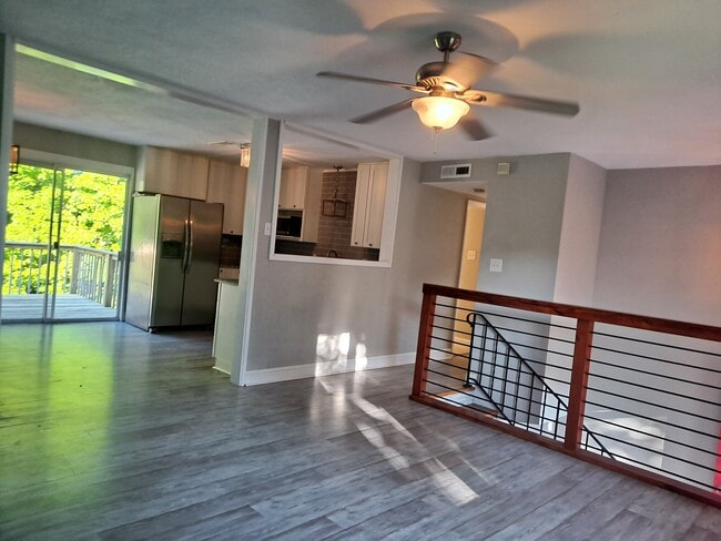 Building Photo - 6101 Cougar Dr