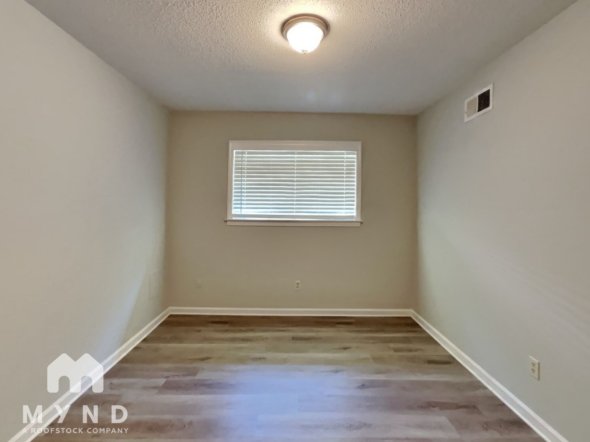 Building Photo - 2506 Cardigan Dr