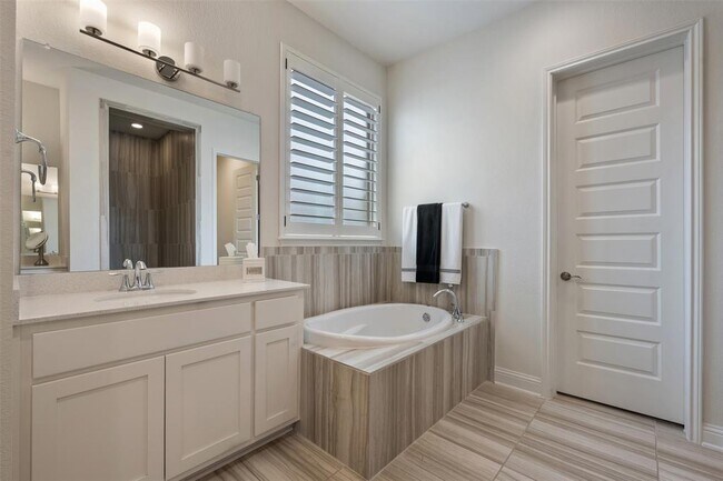 Building Photo - 713 Santa Catalina Wy