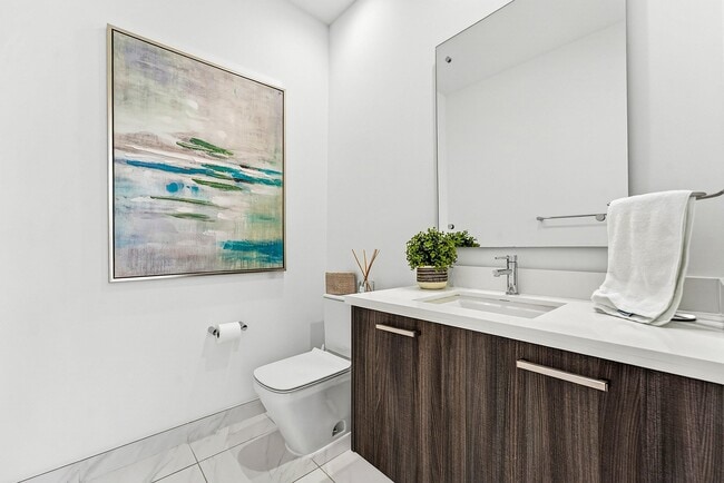 Building Photo - 1034 NE 18th Ave