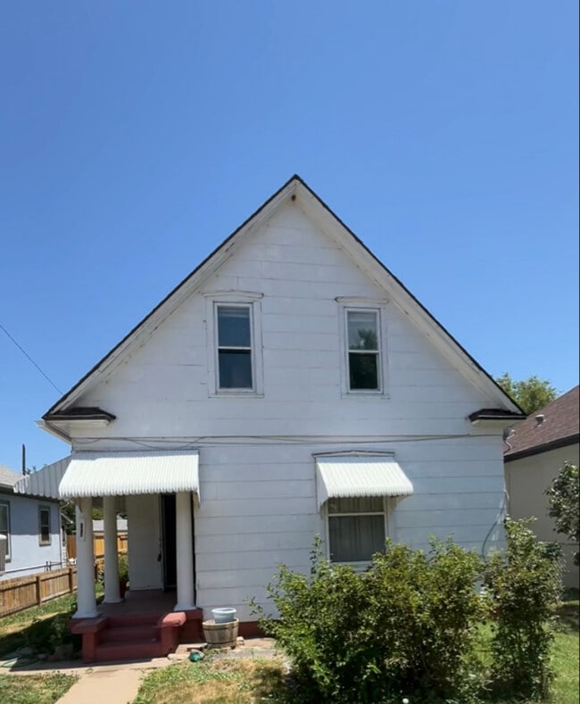 Building Photo - 1410 E Orman Ave