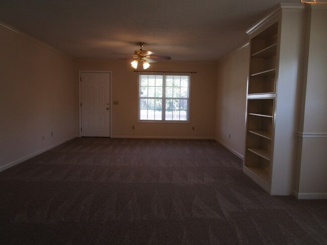 Building Photo - 341 Wildwood Ave