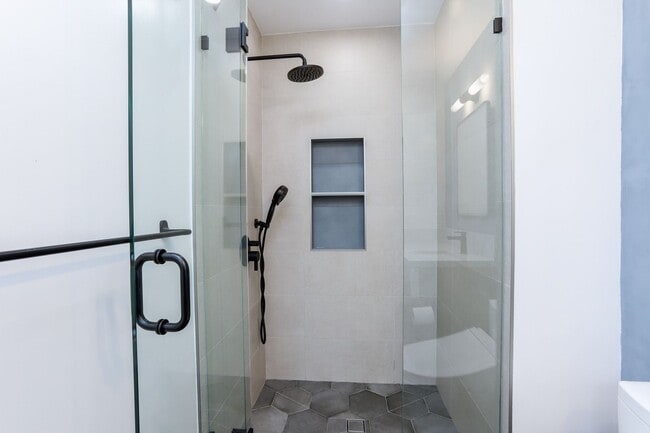 Building Photo - Extensively remodeled 4 Bed / 3 Bath home in South San Francisco. YouTube tour!