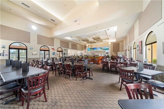 Building Photo - 3832 Sabal Springs Blvd