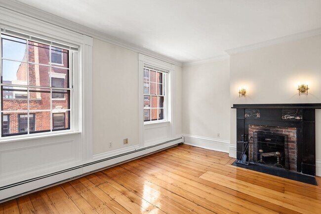 Building Photo - 93 W Cedar St