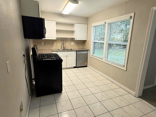 Building Photo - 5142 Balkin St