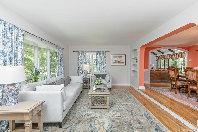 Building Photo - 451 River Rd