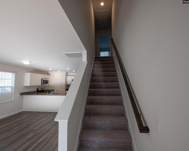 Building Photo - 348 Braemar Dr