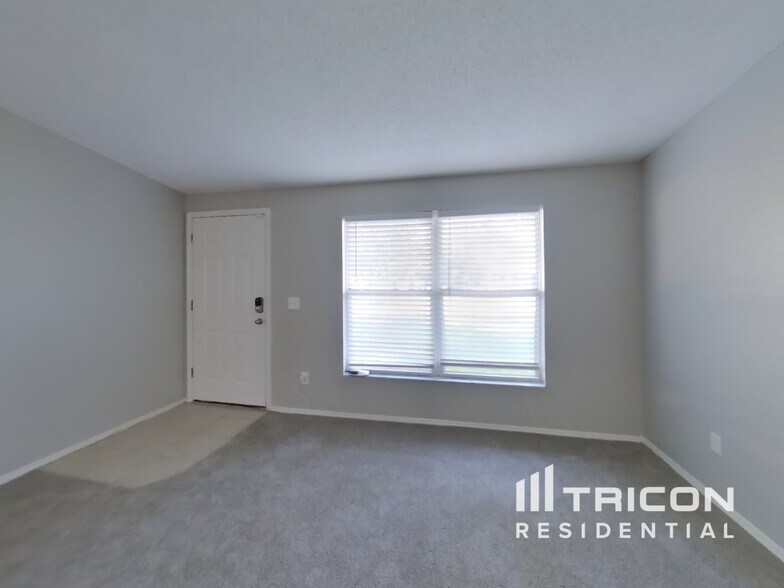 Building Photo - 1641 Rhonda Dr
