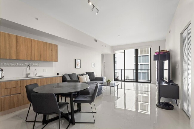 Building Photo - 2960 NE 207th St