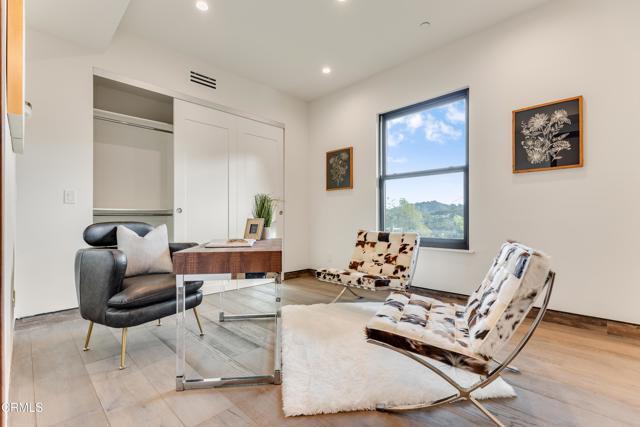 Building Photo - 12480 Viewcrest Rd