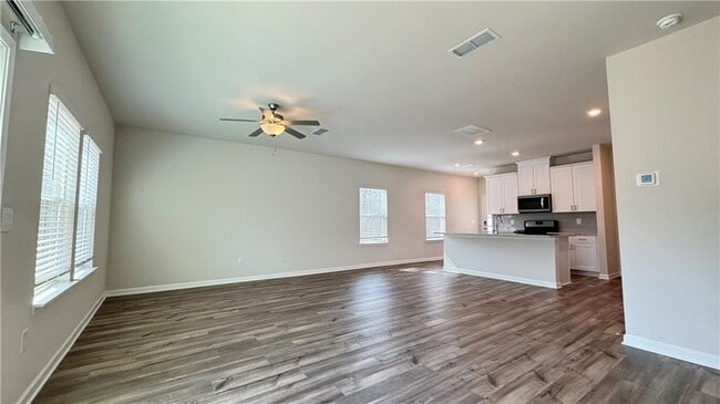 Building Photo - 128 Cedar Ln