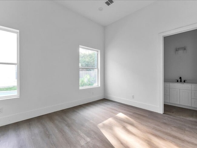 Building Photo - 8115 Cedar Brush Cir