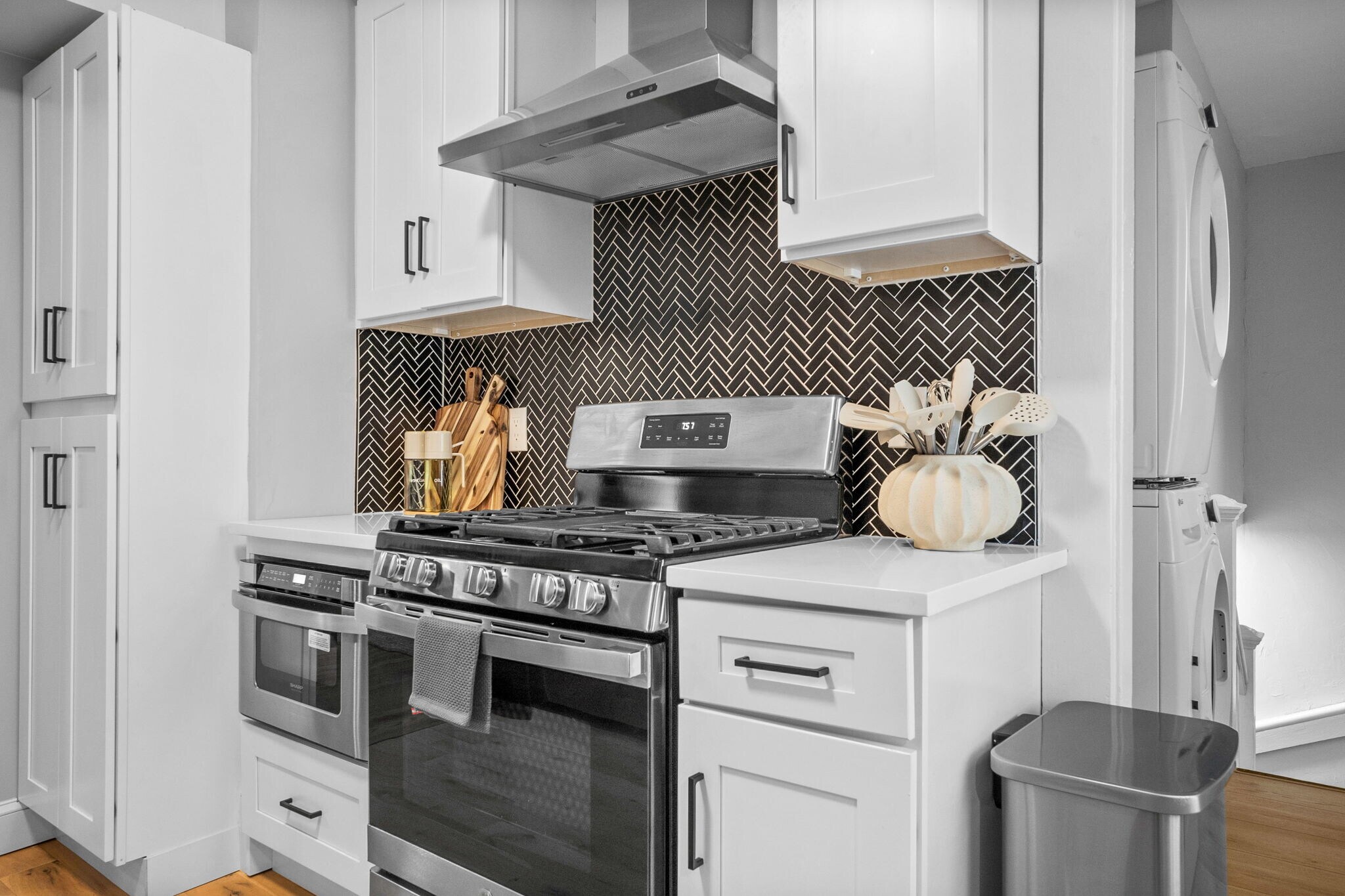 Building Photo - 1212 Broadway