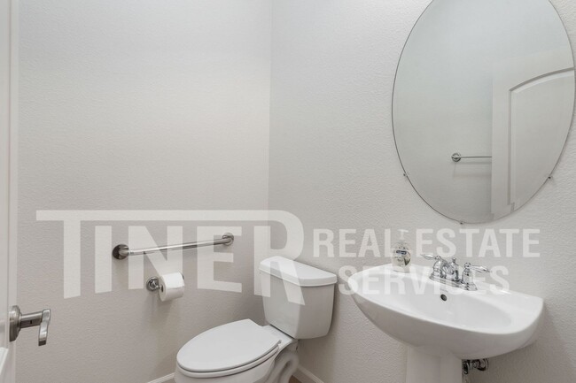 Building Photo - 6025 CreekBerry Wy