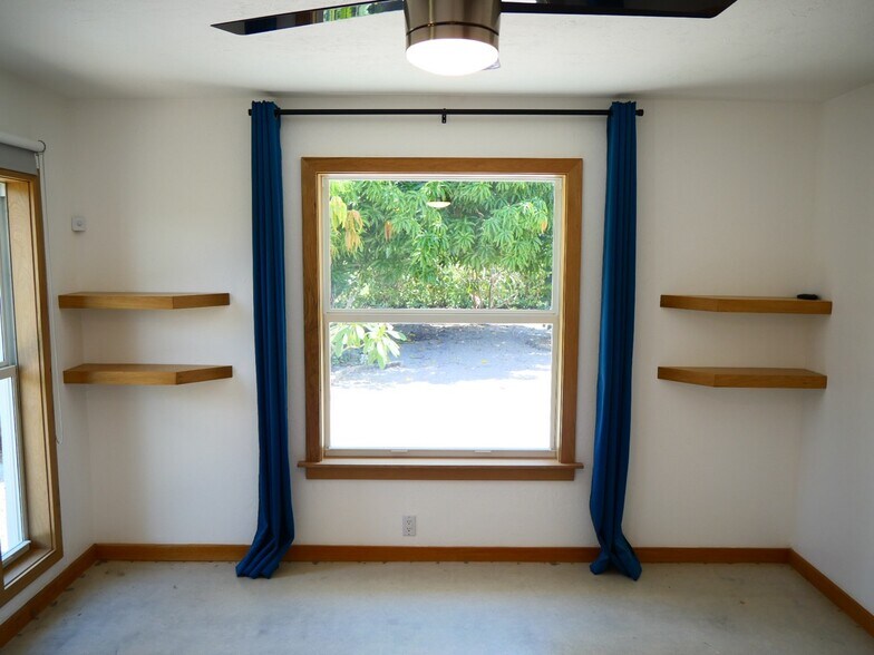 Building Photo - 11092 Orangewood Dr