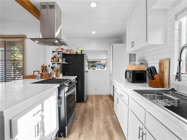 Building Photo - 331 E 65th St