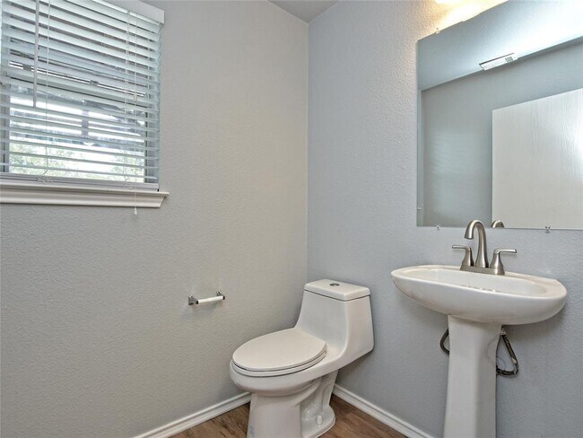 Building Photo - 5204 Krueger Ln