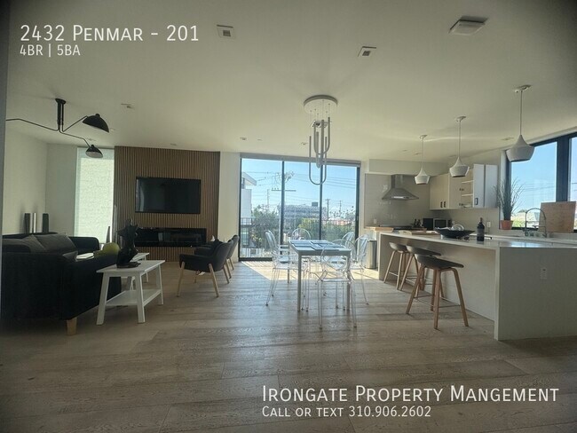 Building Photo - 2432 Penmar-201