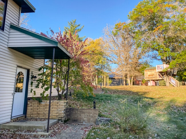 Building Photo - 1606 S Lake Irving Dr SW