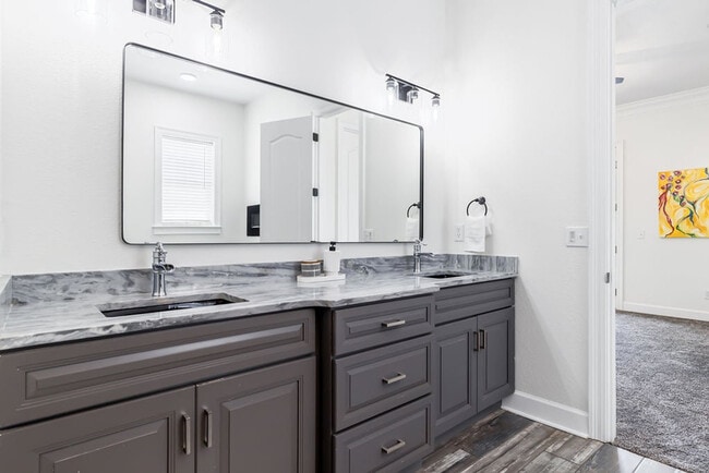 Building Photo - 337 Grande Pointe Cir