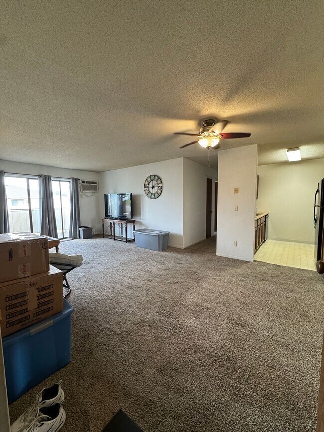 Building Photo - Bring in the NEW YEAR! NW Valleyhigh 2 bed...