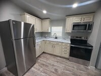 Building Photo - 1607 E 13th St