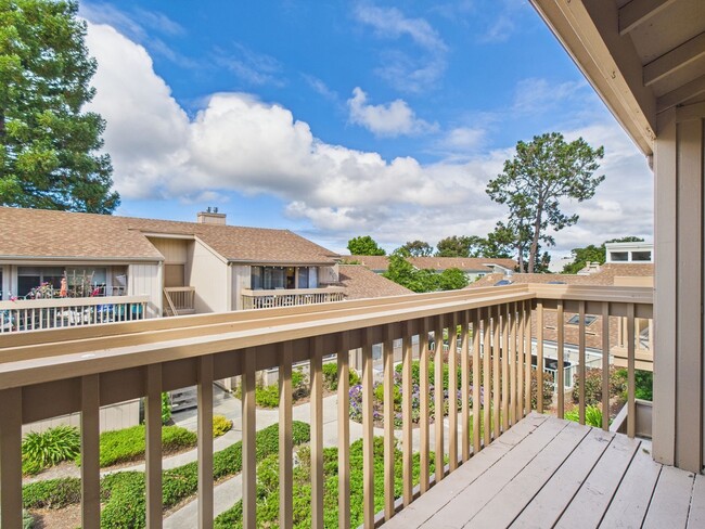 Building Photo - Kimberly Place Condo 1 bed 1 bath . In uni...