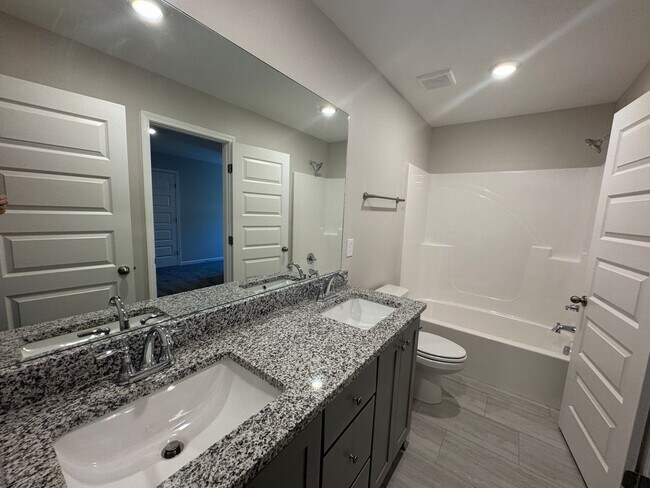 Building Photo - 201 Mountaindale Dr