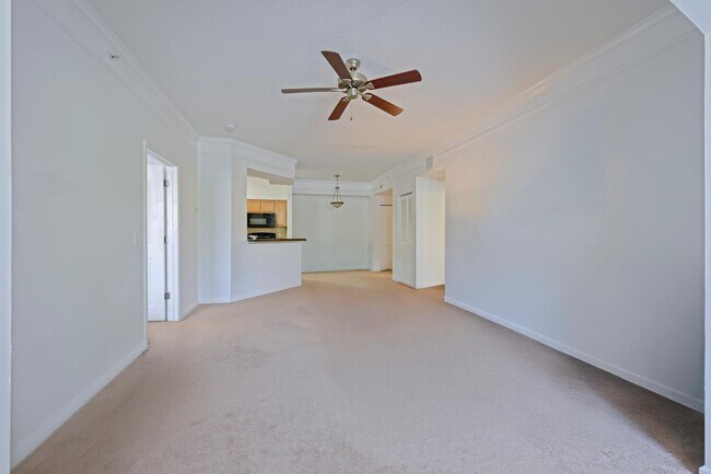 Building Photo - 5205 Myrtlewood Cir E