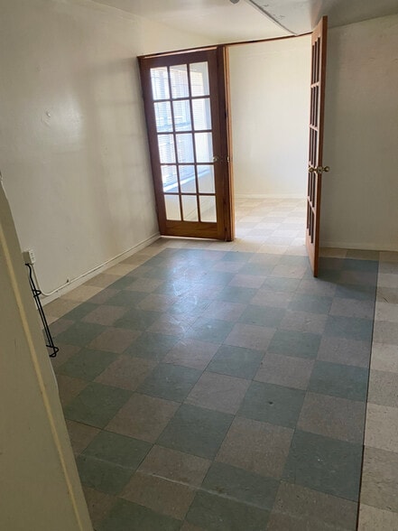 Building Photo - 1020 Cedar St