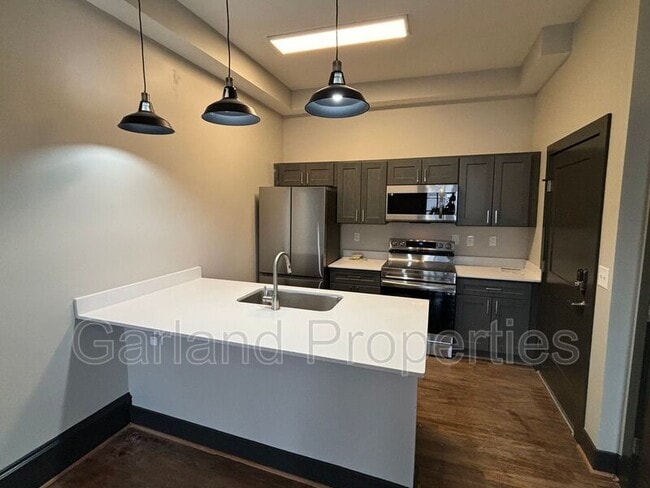 Building Photo - 73 W Main St