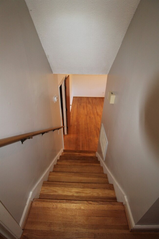 Building Photo - 2378 Valleybrook Rd