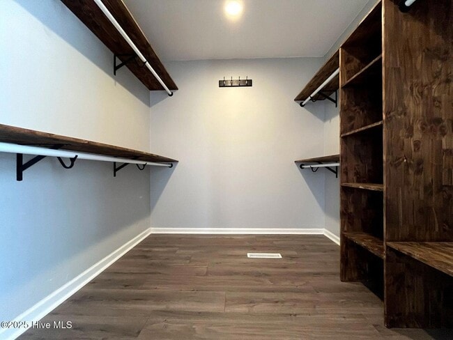 Building Photo - 105 Scuppernong Ct