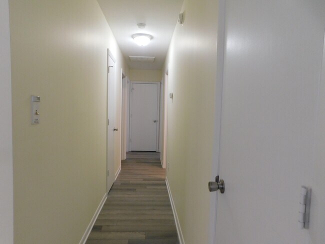 Building Photo - 416 E 19th St