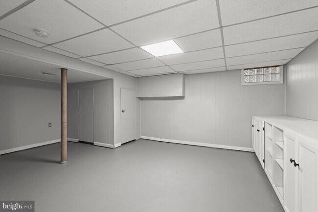 Building Photo - 8336 Wyton Rd