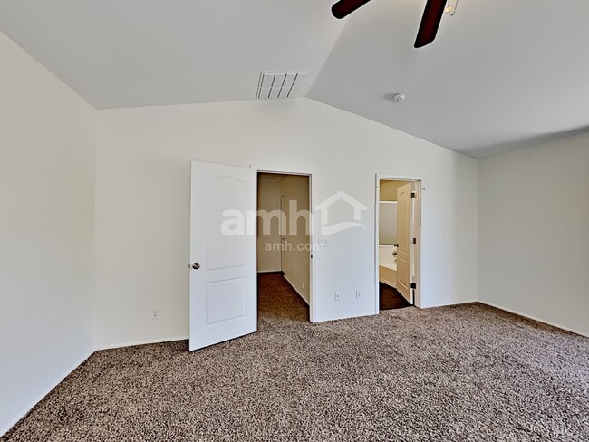 Building Photo - 12323 W Medlock Dr