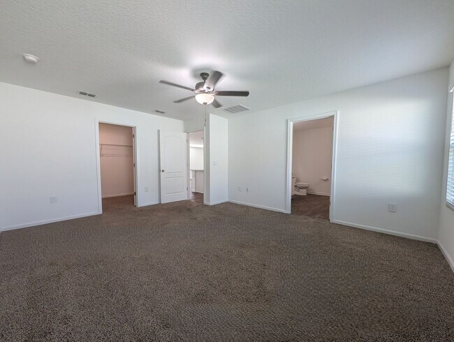 Building Photo - ENTRADA SUBDIVISION - THIS 4/2/3 HOME WITH OVER 2,140 sqft AND FENCED REAR YARD IS NOW AVAILABLE!!