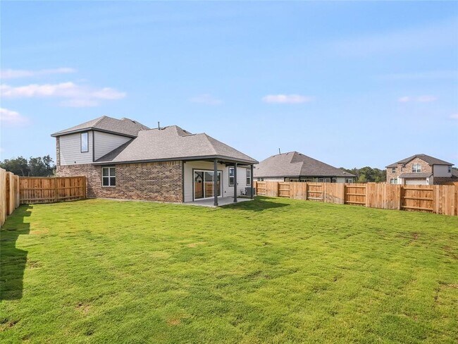 Building Photo - 104 Hackberry Ln