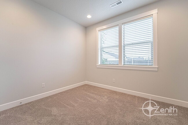 Building Photo - 134 Zephyr Dr
