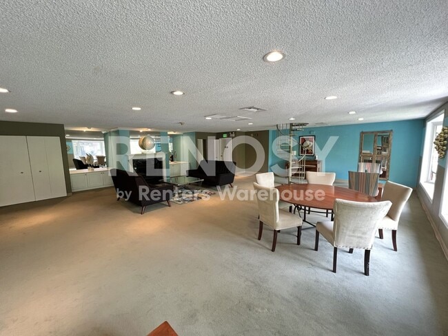 Building Photo - Beautiful 1 Bed 1 Bath in Capitol Hill (Water/sewer and Trash Utilities Included!)