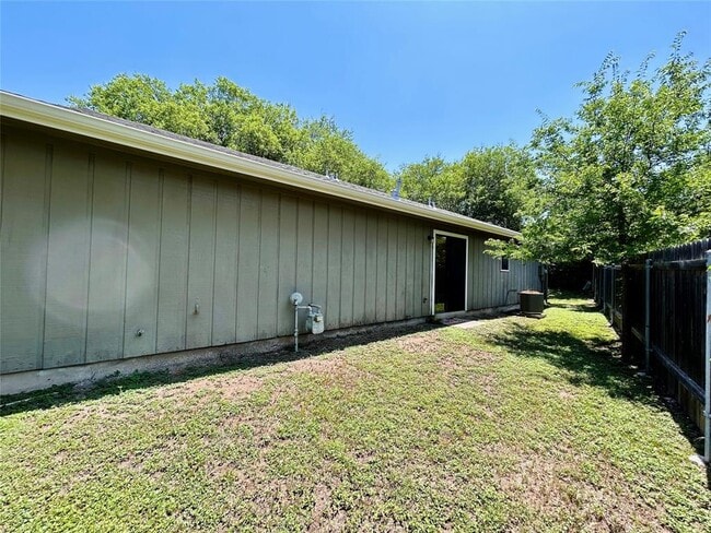 Building Photo - 1709 Morning Quail Dr