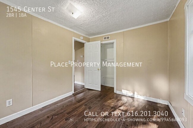 Building Photo - 1545 Center St