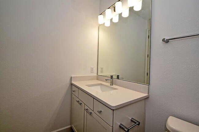 Building Photo - 1520 Lake George Dr