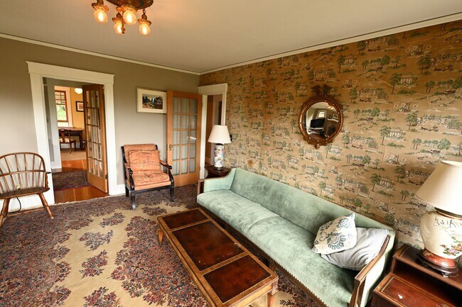Building Photo - 3bd/2ba Seattle Home