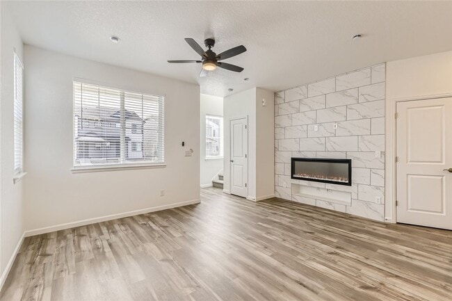Building Photo - Single Family 3 Bed, 3 Bath Paired-Home in...