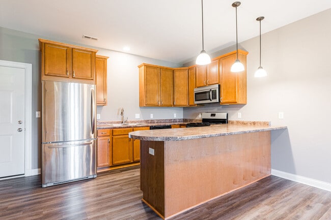 Building Photo - 2368 Concord Dr