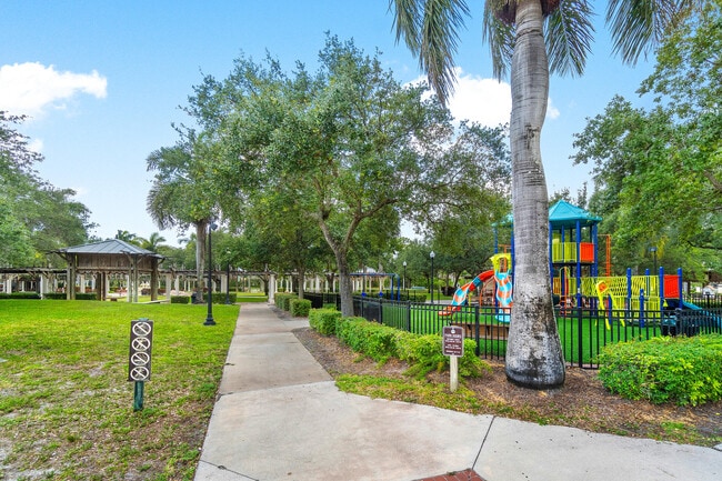 Building Photo - 126 Sparrow Dr