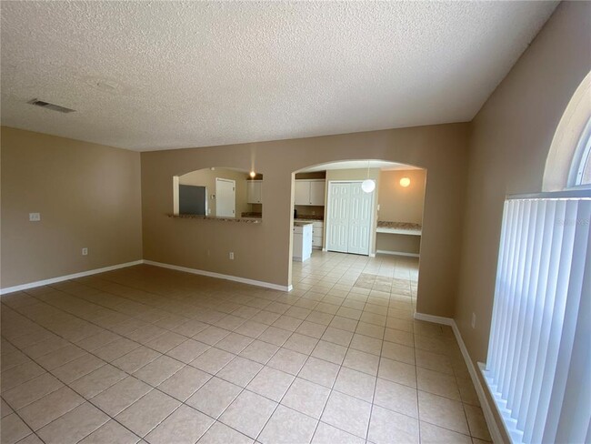 Building Photo - 30302 Double Dr