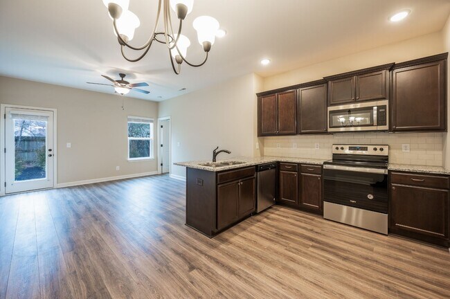 Building Photo - 4409 Chusto Dr